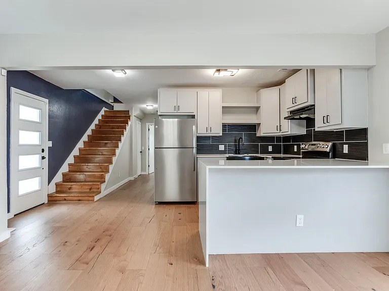 1209 NW 11th St — Photo 11