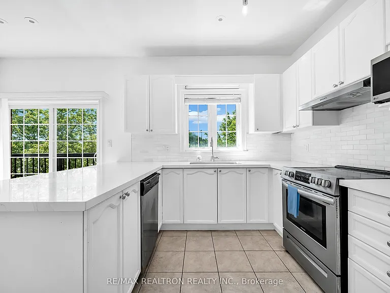 172 Vittorio De Luca Dr — Photo 26