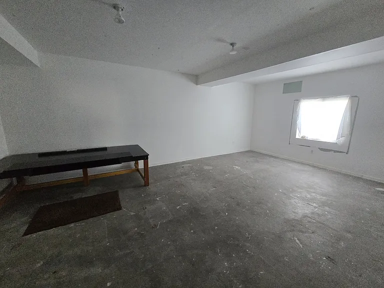 574 S Chimazo Dr — Photo 30