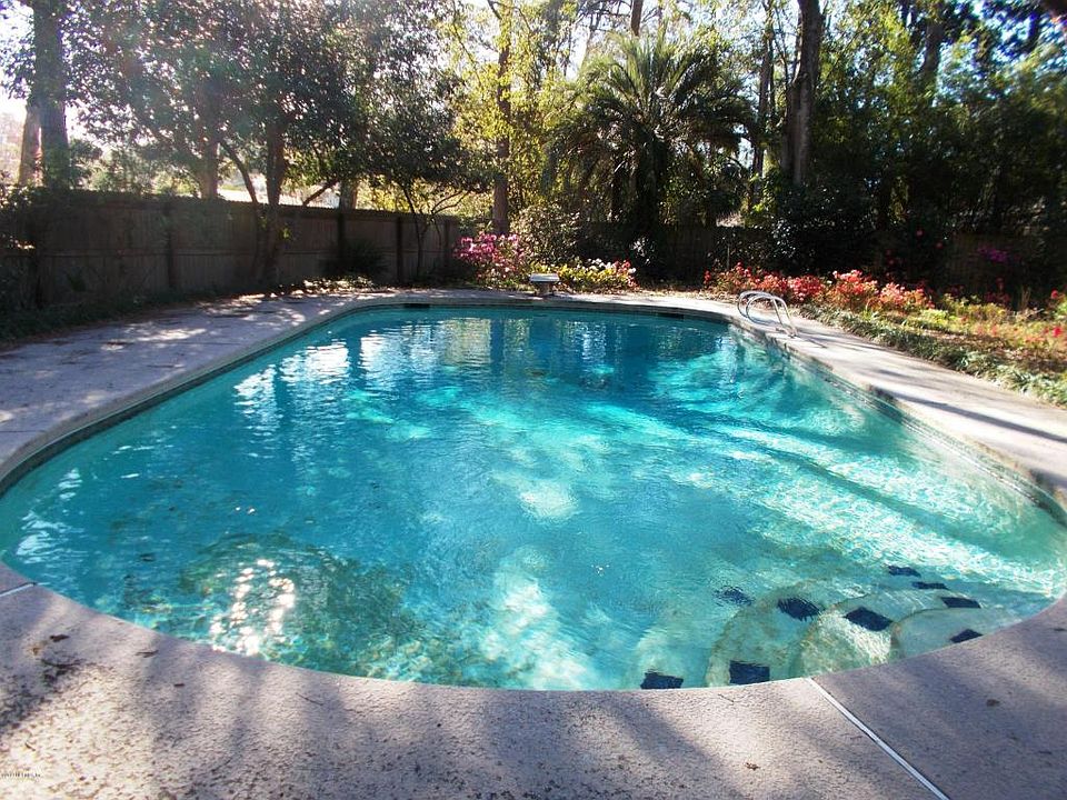 2nd image of 3345 Sequoia Rd