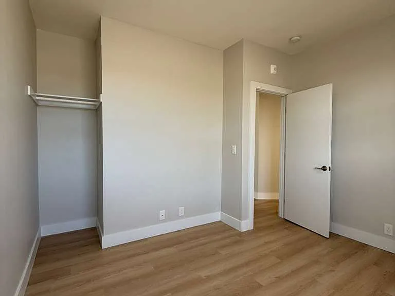 2942 Franklin St #14 — Photo 10