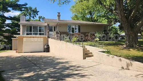229 Hickory St Photo 1