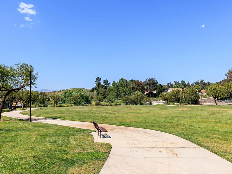 25403 Great Lake Ct — Photo 44