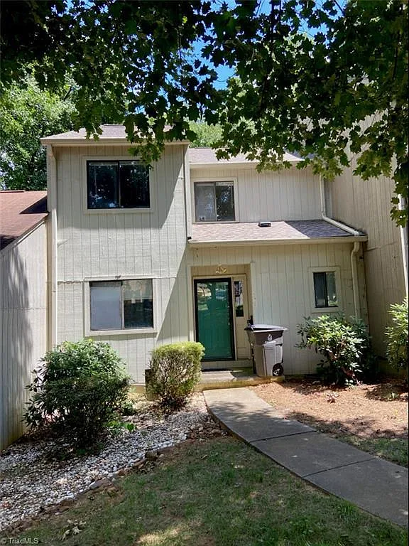 3 bed, 1588 sqft, $1,650 — Photo 1