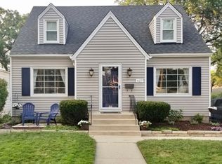 427 E Indiana St, Wheaton, IL 60187