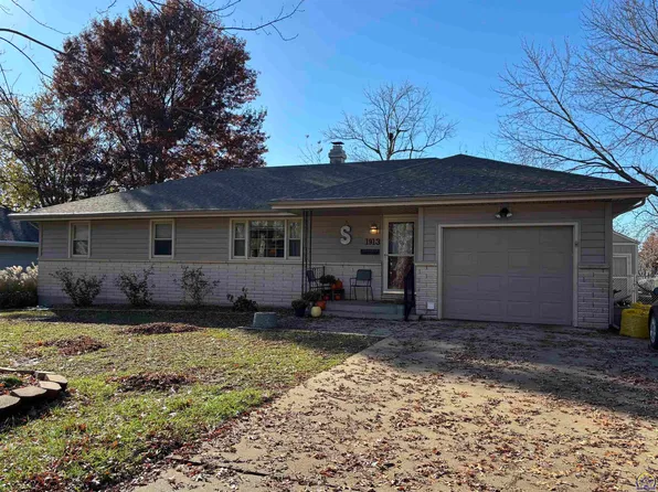 1913 Meadowlark Ln, Emporia, KS 66801