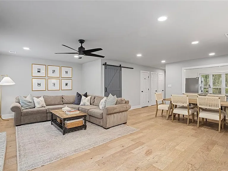 1185 Jamestowne Trl — Photo 1