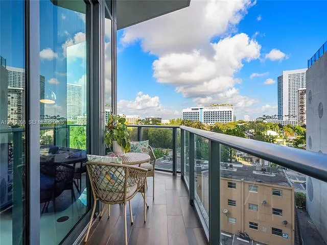 3 bed, 2.0 bath, $5,150 — Photo 2