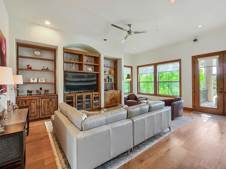 701 Hurst Creek Rd — Photo 8