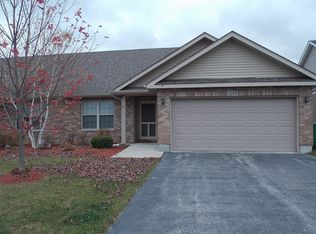 2215 Maggie Ln, Sycamore, IL 60178