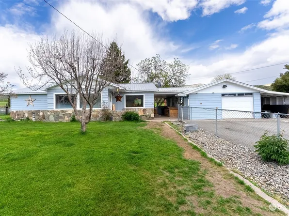 124 S State Frontage Road, Tonasket, WA 98855