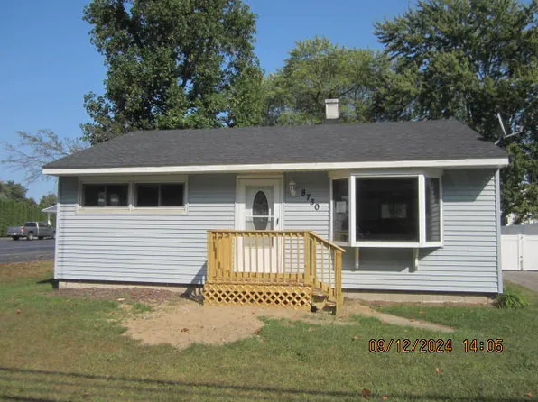 8730 Lewis Ave, Temperance, MI 48182