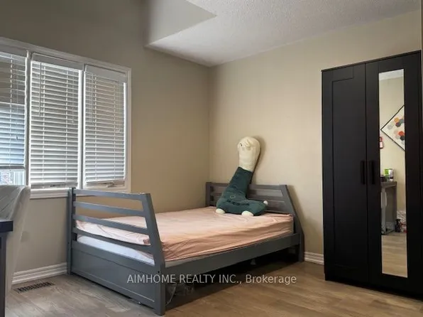 28 Garcia St, Markham, ON L3R 4R8