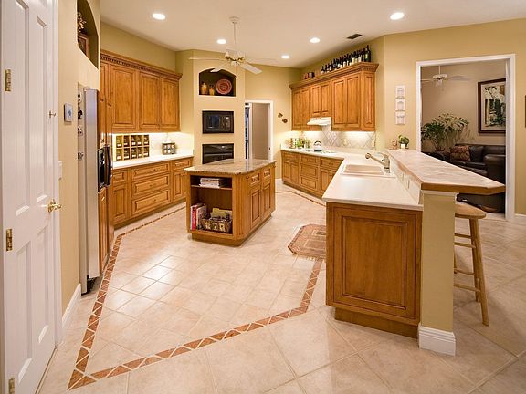 Beautiful kitchen cabinetry with space galore!
