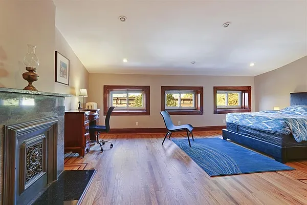 Rented by R New York | media 53