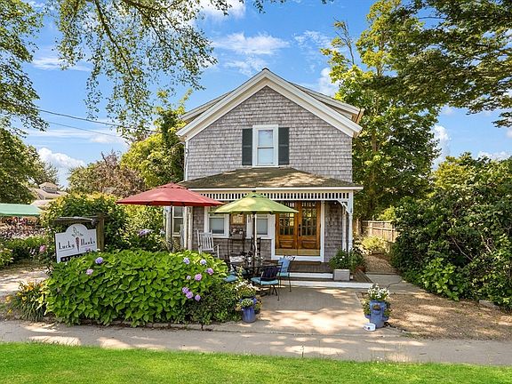 3rd image of 218 Upper Main St