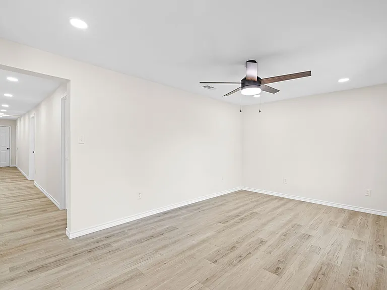 6306 FM 144 N — Photo 8