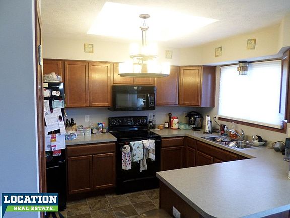 3rd image of 2743 NW Columbine Dr