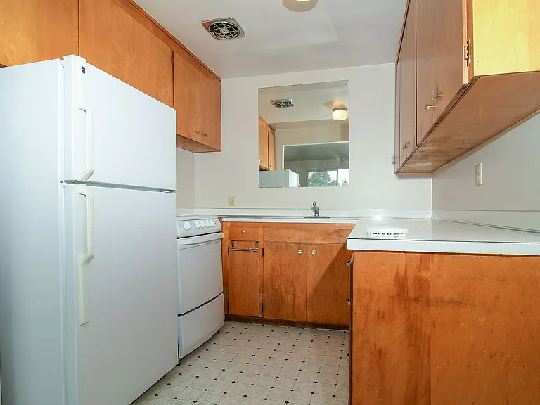 9244 Greenwood Ave N — Photo 15