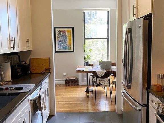 3rd image of 101 W 85th St #3
