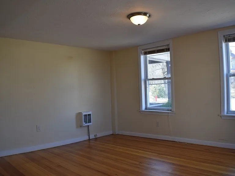 55 Mendon St #D — Photo 5