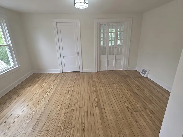 1278 W 102nd St #3 — Photo 2