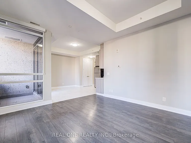150 Main St W #409 — Photo 14