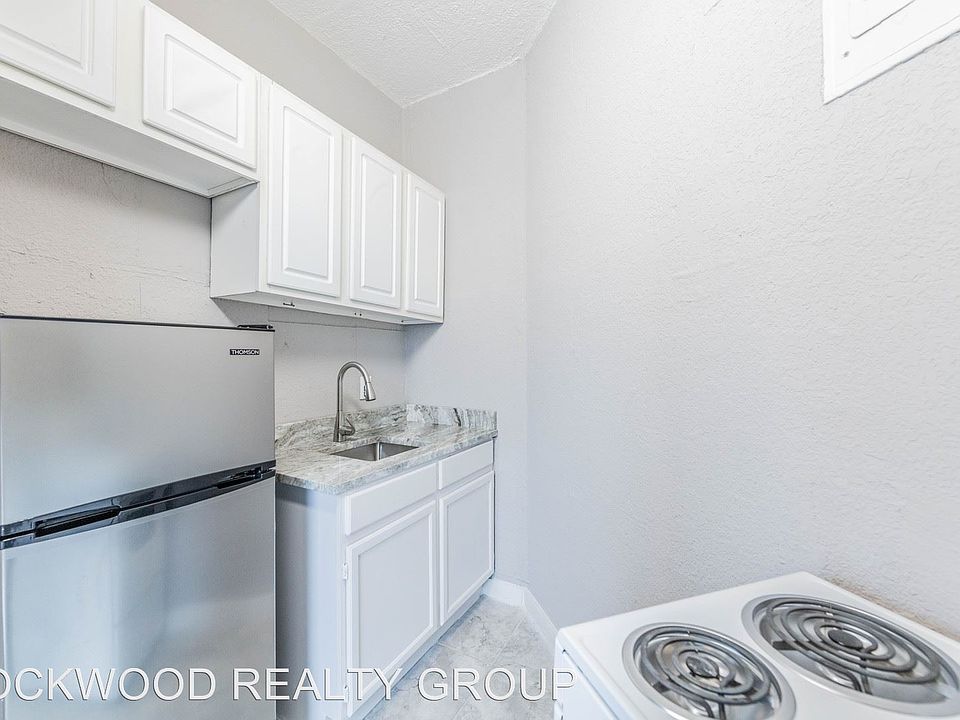 1st image of 200 E Dewey Pl APT 07