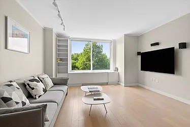 212 Warren Street #3E image 1 of 20
