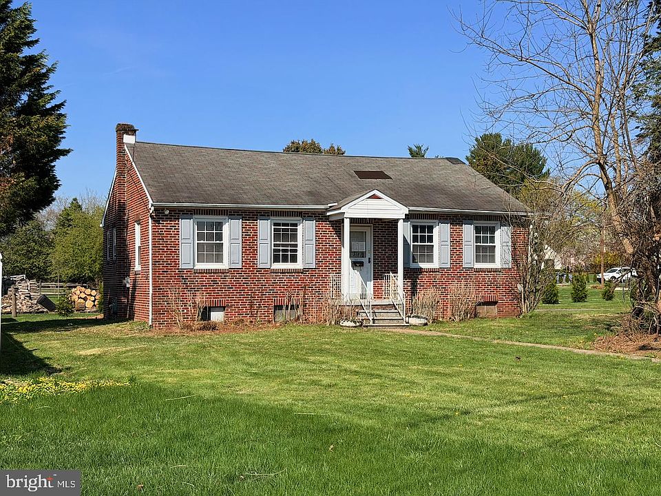1st image of 318 Chestnut St