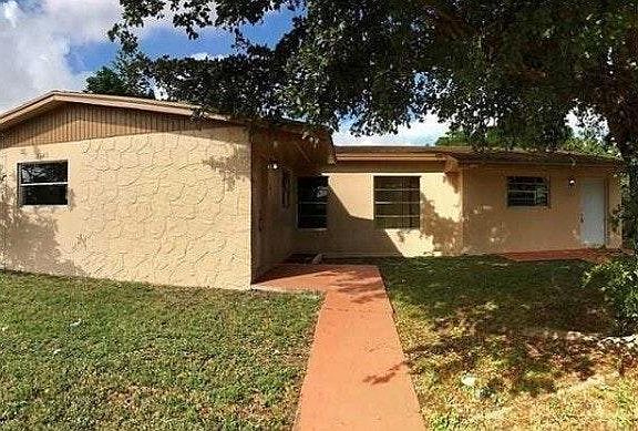 2nd image of 3621 NW 194th Ter