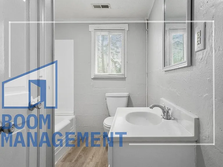 1411 Parham St — Photo 9