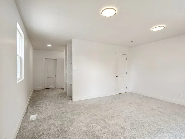 2085 N 900th St W — Photo 20