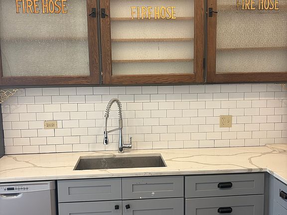 5th image of 1513 N Western Ave APT 204