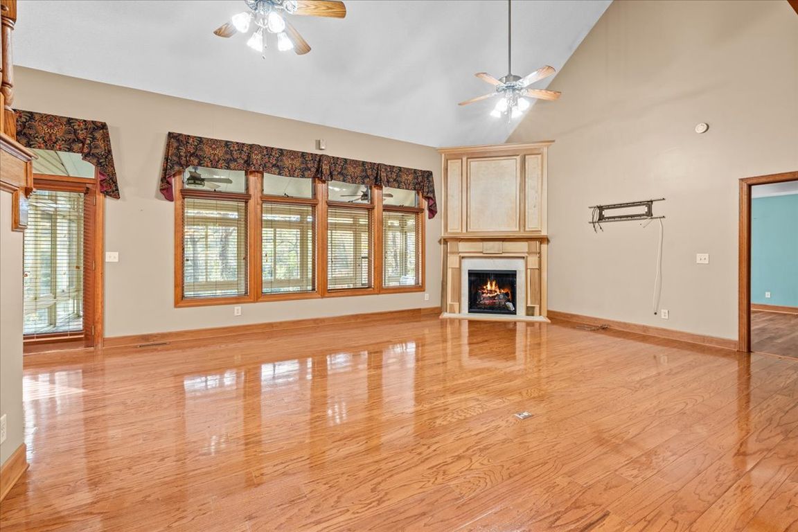 next background image