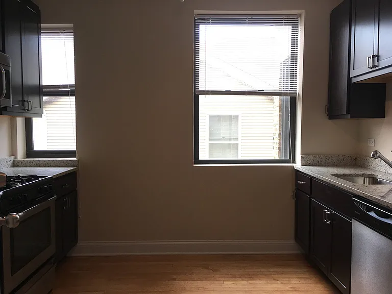 1108-1114 W Balmoral Ave #2 — Photo 3