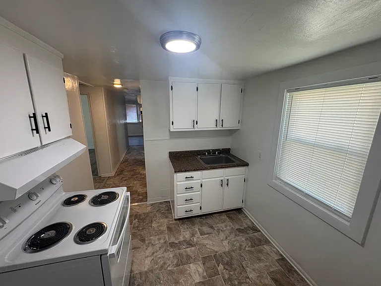 100B W Cummings Ave #B — Photo 3