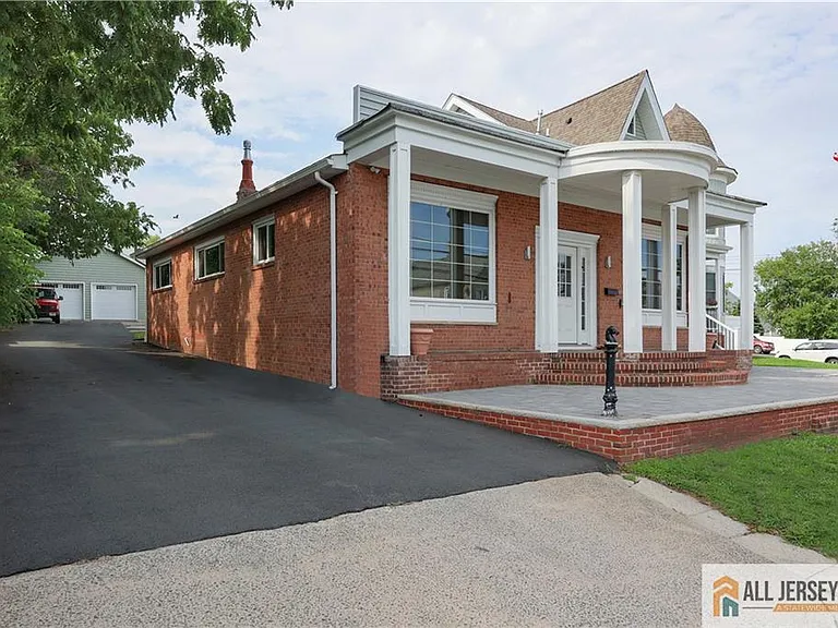 215 Washington Rd — Photo 8