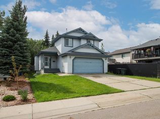 5 Lindsay Ave, Spruce Grove, AB T7X 3W7