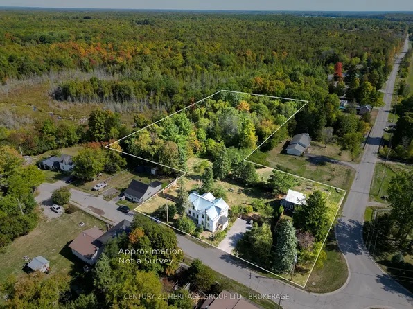 108 Queen St, Tweed, ON K0K 2L0