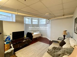 211 Park Dr APT 31, Boston, MA 02215