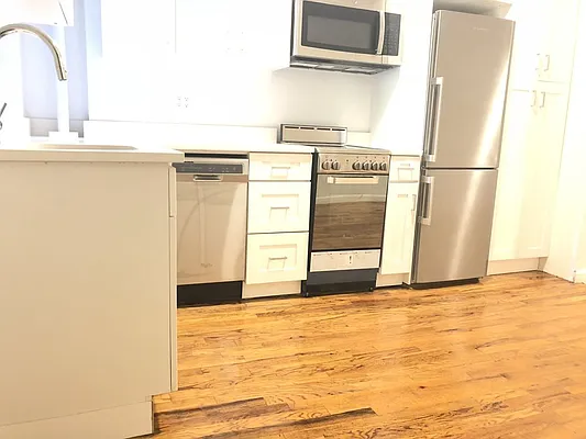 Rented by Sky Management | media 28