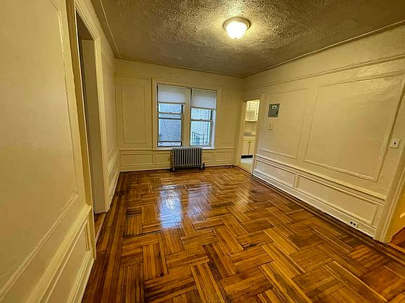 4th image of 302 Eastern Pkwy #6E