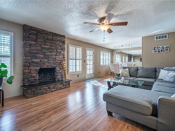 5th image of 10812 Gloster Ct