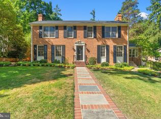 6206 Foxcroft Rd, Alexandria, VA 22307