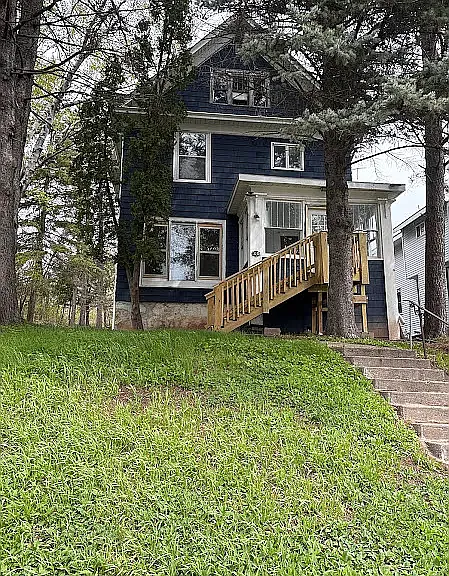 3015 Wellington St — Photo 1