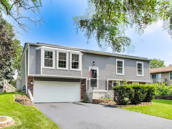 304 N Pinecrest Rd, Bolingbrook, IL 60440