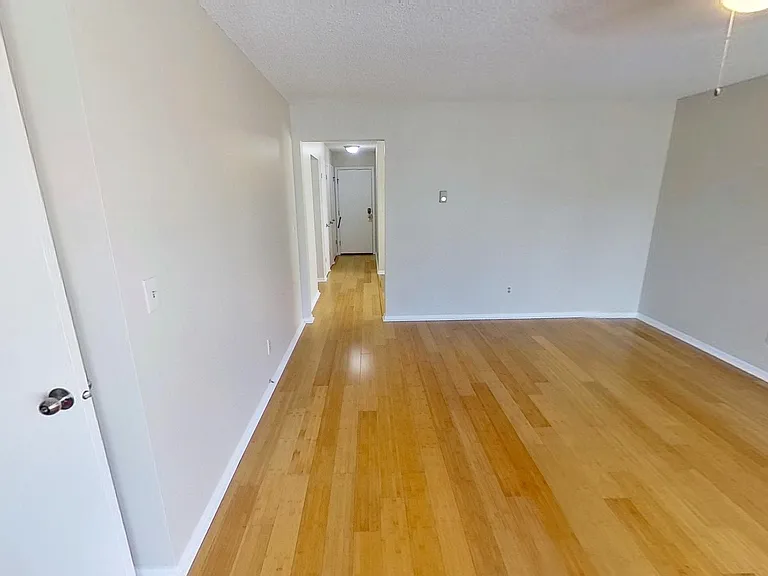 35 Parkwood St #2 — Photo 11