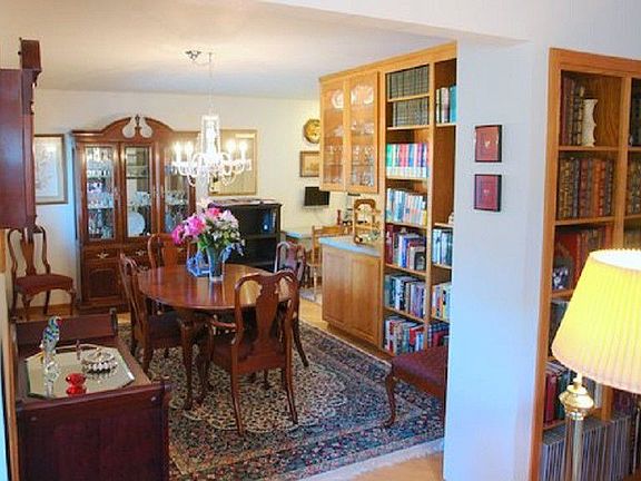 5th image of 31 McKay Pl