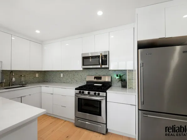 301 Cathedral Parkway image 2 of 10